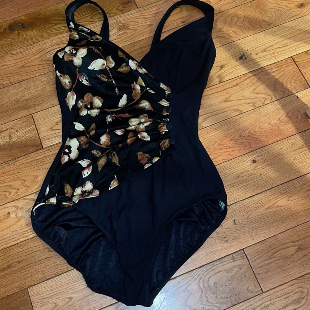 EUC MAXINE OF HOLLYWOOD BATHING SUIT